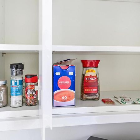 Family 1 Bed Apt Near Cardiff City Centre, Free Parking, Quiet, Secure Neighbourhood Ngoại thất bức ảnh