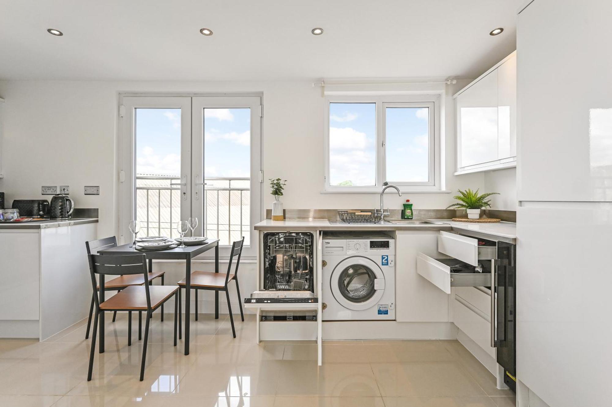 Family 1 Bed Apt Near Cardiff City Centre, Free Parking, Quiet, Secure Neighbourhood Ngoại thất bức ảnh
