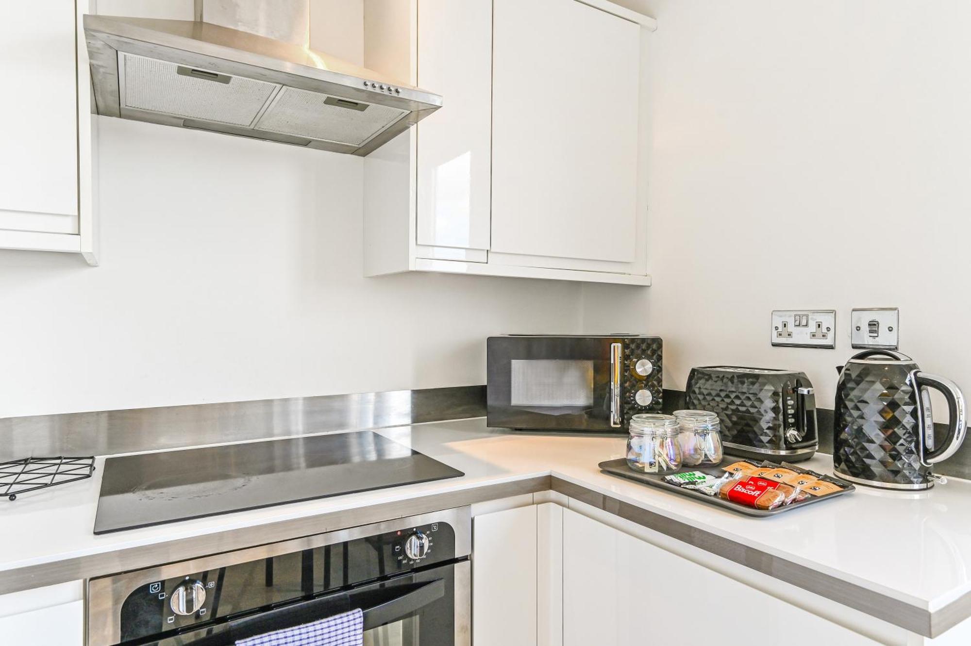 Family 1 Bed Apt Near Cardiff City Centre, Free Parking, Quiet, Secure Neighbourhood Ngoại thất bức ảnh
