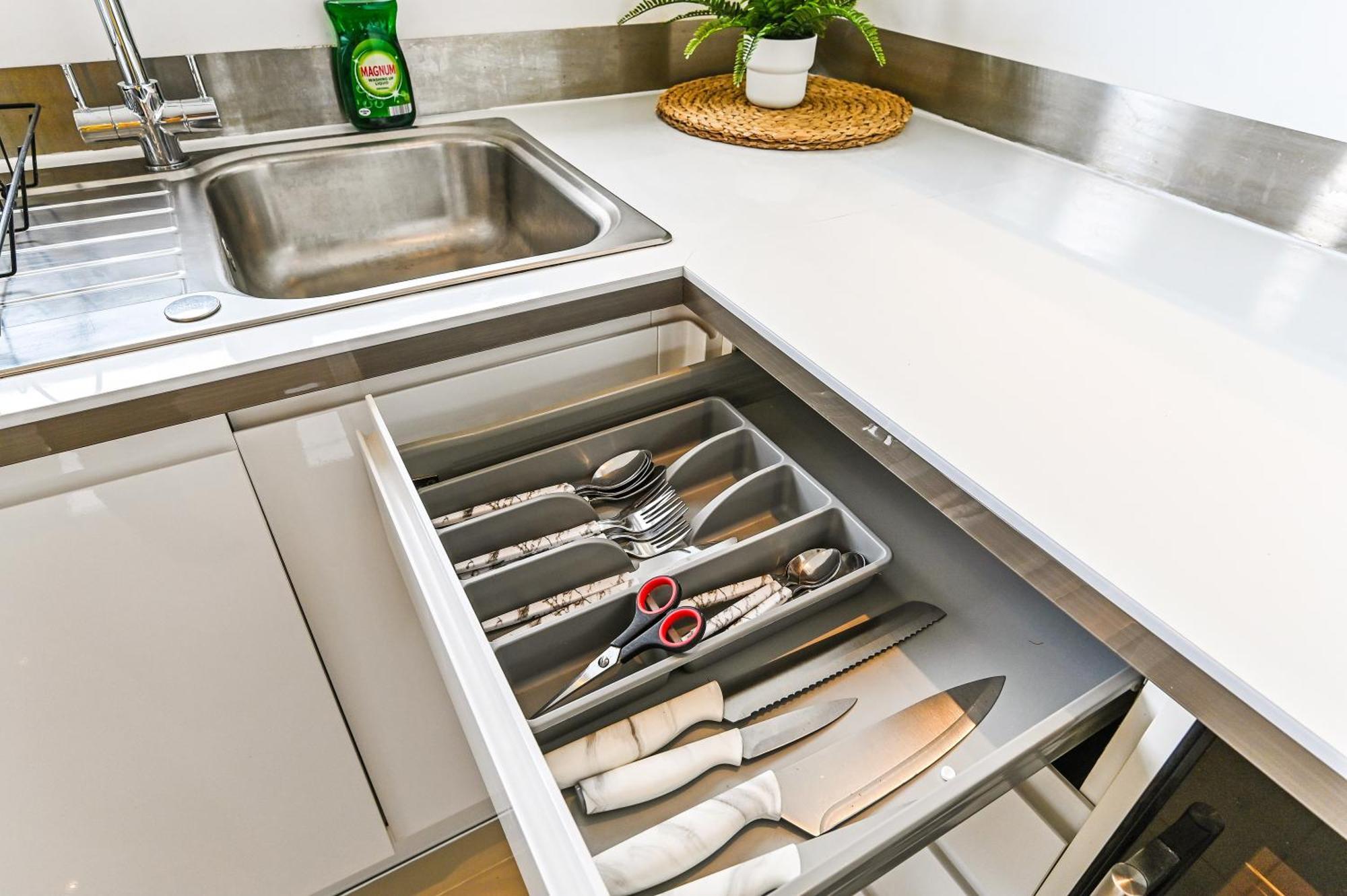 Family 1 Bed Apt Near Cardiff City Centre, Free Parking, Quiet, Secure Neighbourhood Ngoại thất bức ảnh