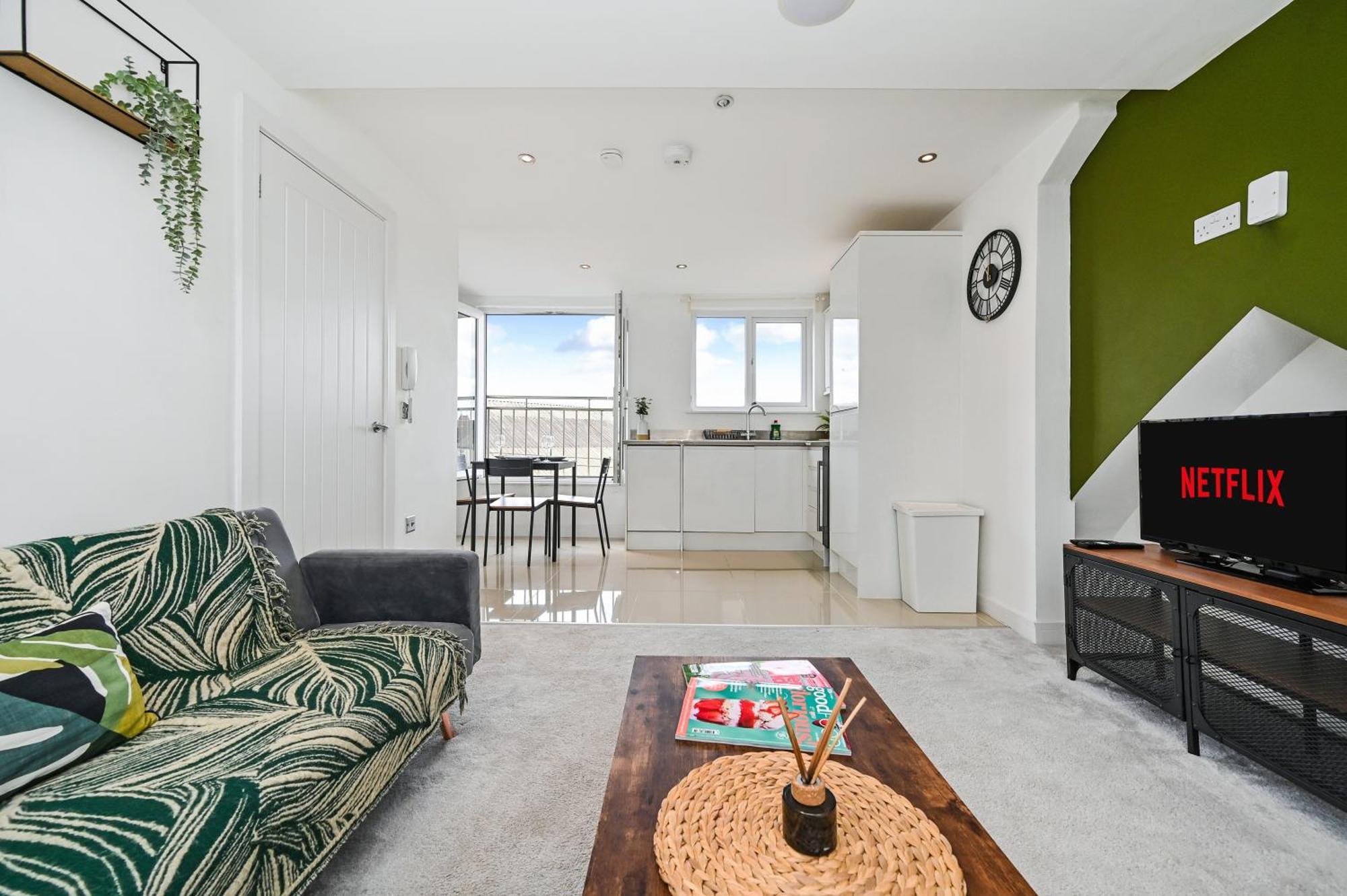 Family 1 Bed Apt Near Cardiff City Centre, Free Parking, Quiet, Secure Neighbourhood Ngoại thất bức ảnh