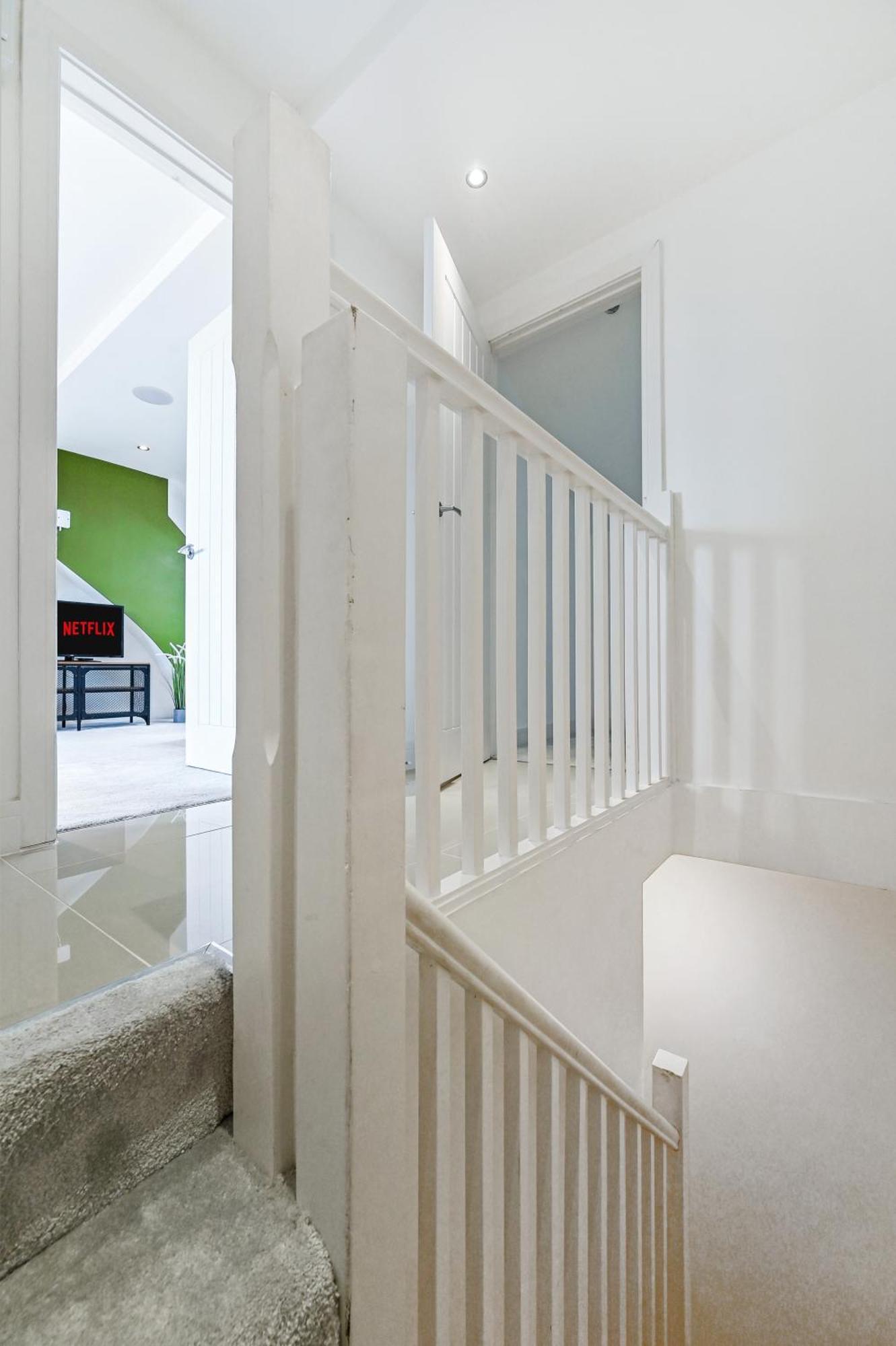 Family 1 Bed Apt Near Cardiff City Centre, Free Parking, Quiet, Secure Neighbourhood Ngoại thất bức ảnh